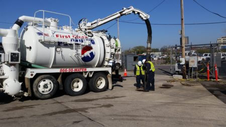 sewer pumper truck